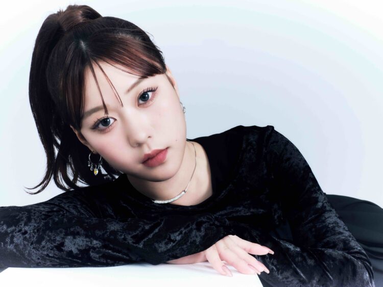 【むくえな】人気ユーチューバーが魅了! クールに着こなす!ブラックガーリースタイル