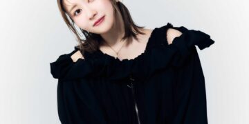 【むくえな】人気ユーチューバーが魅了! クールに着こなす!ブラックガーリースタイル